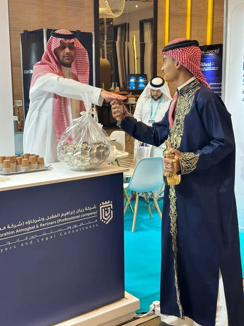 لمسة من الفخامة تضيفها خدمة قهوجي وصبابين قهوة الرياض