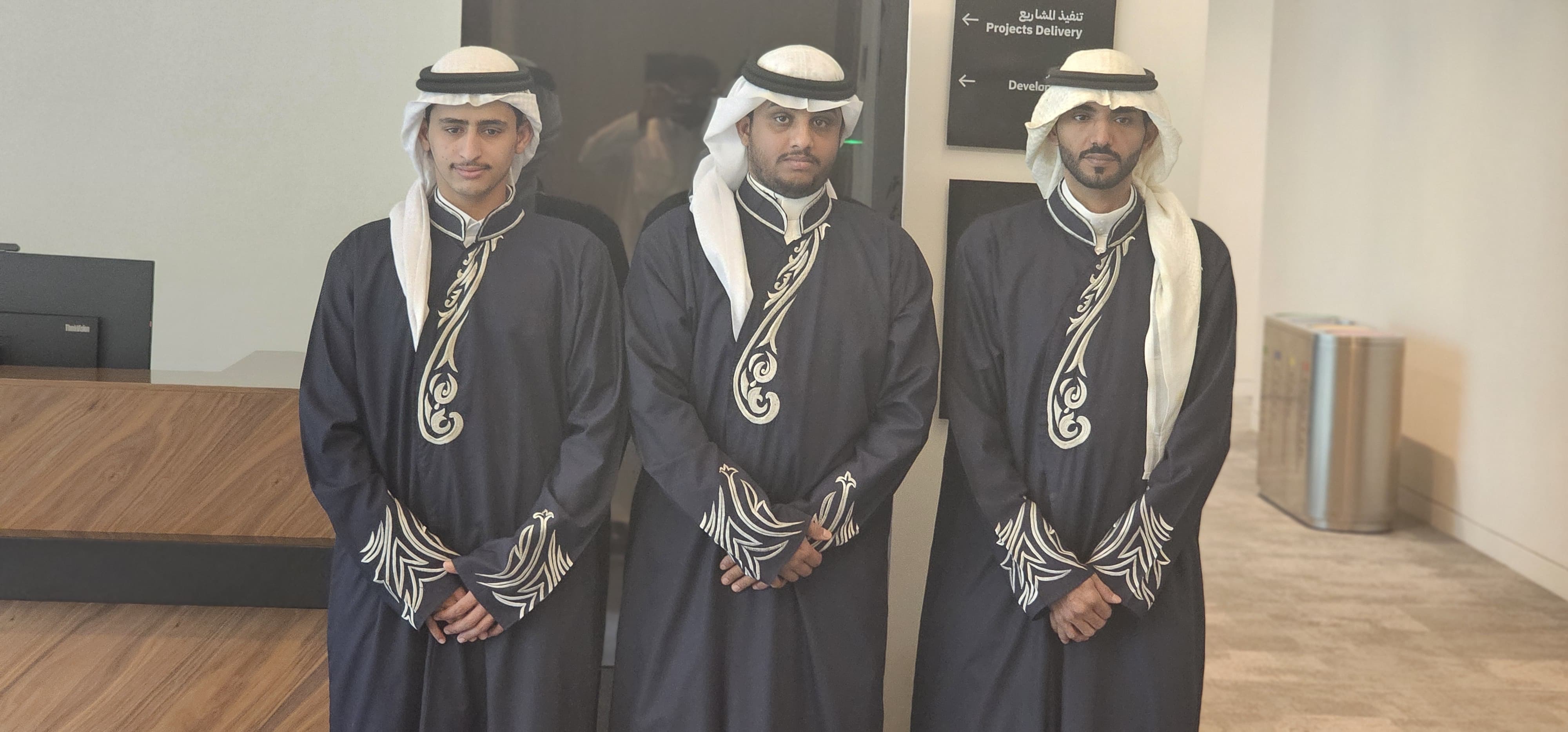 أجواء ترحب بضيوفك وتكتمل بخدمة صبابين قهوة بالرياض